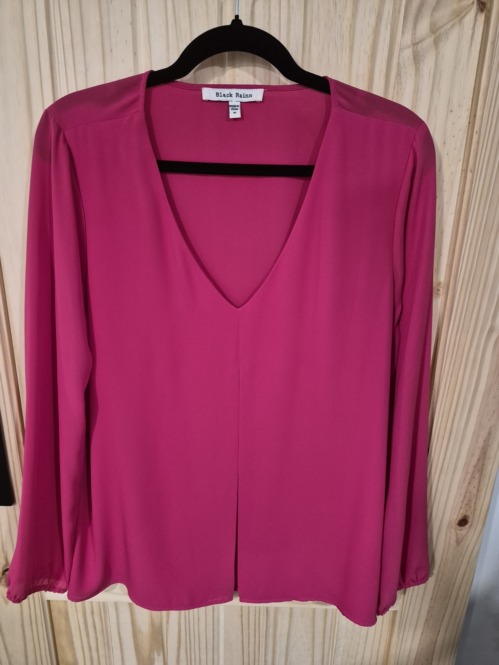 Black Rainn Women's Bright Fuchsia V-Neck Long Sleeve Blouse